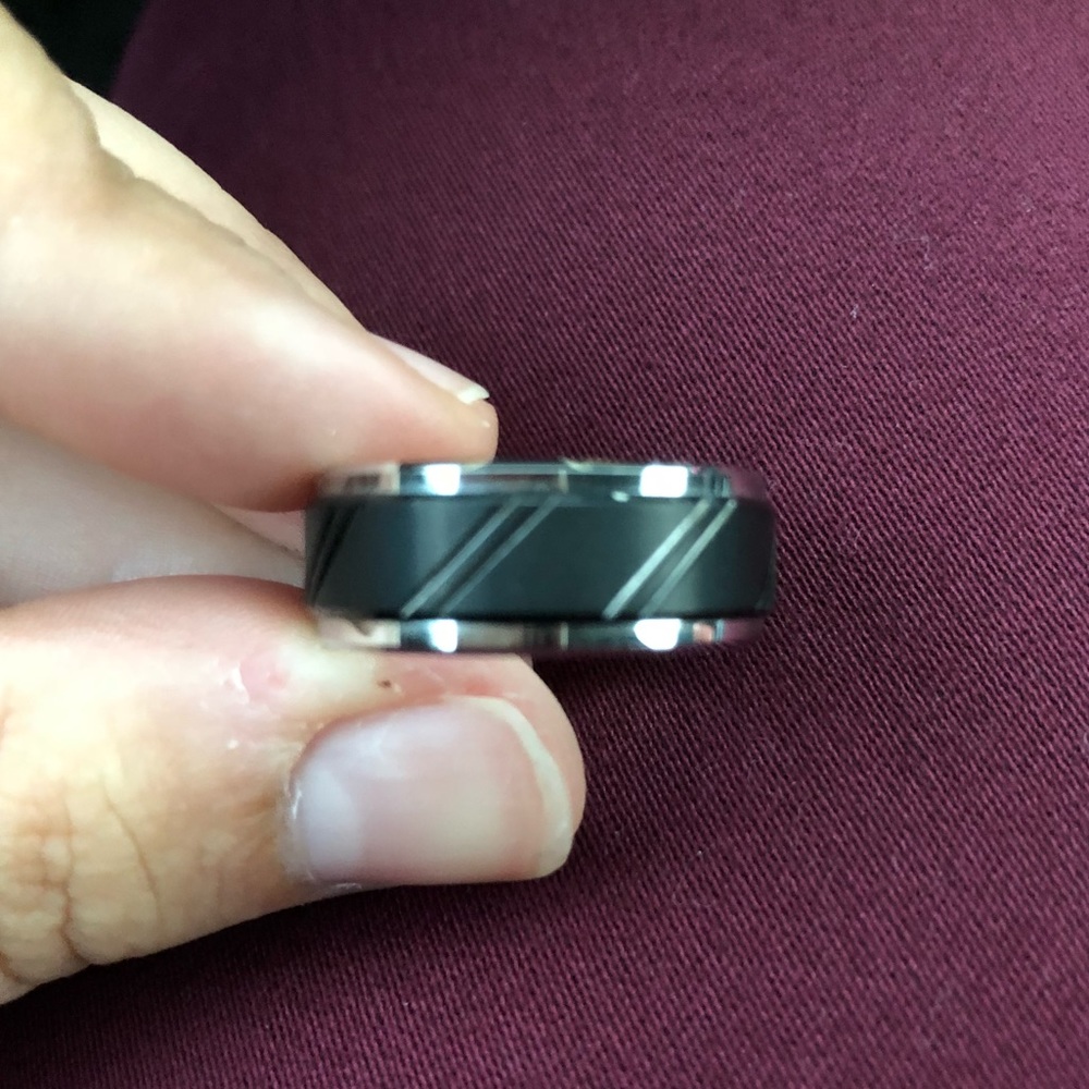 Kay Jewelry Men’s wedding band